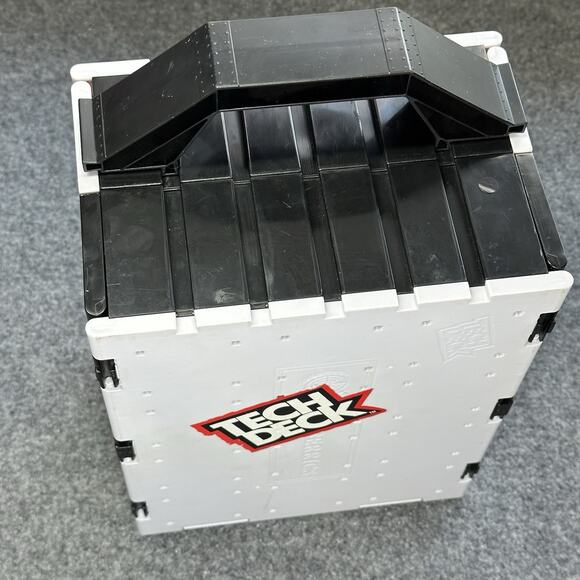 Tech Deck Transforming Skate Park W/ Parts & (2) Boards Lot Bundle - Picture 2 of 8